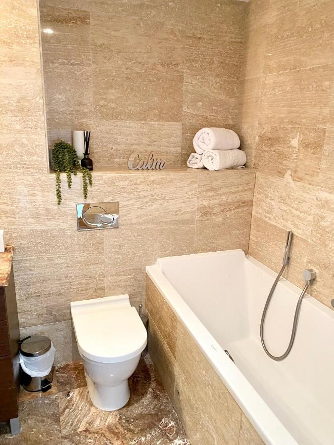 גיברלטר Ocean Village Lovely 2 Bedroom Apartment מראה חיצוני תמונה