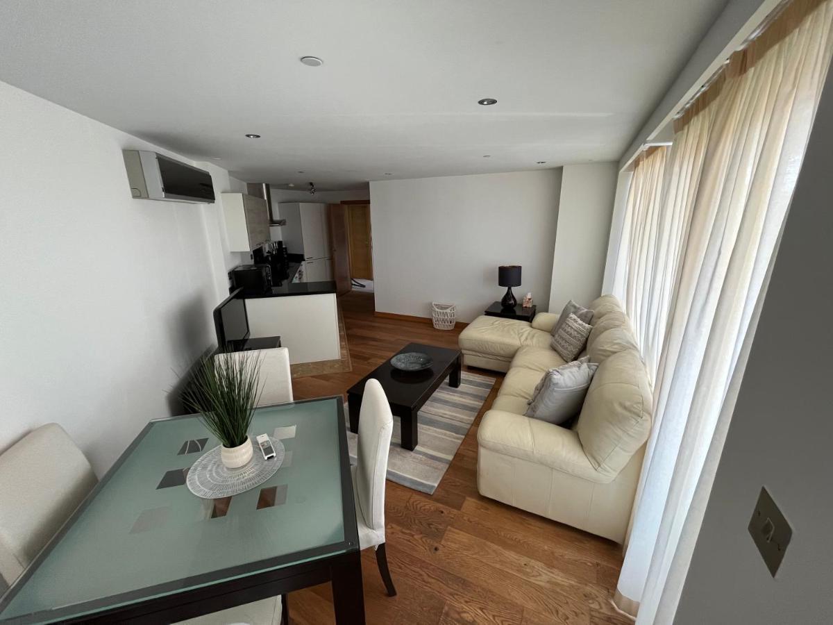 גיברלטר Ocean Village Lovely 2 Bedroom Apartment מראה חיצוני תמונה