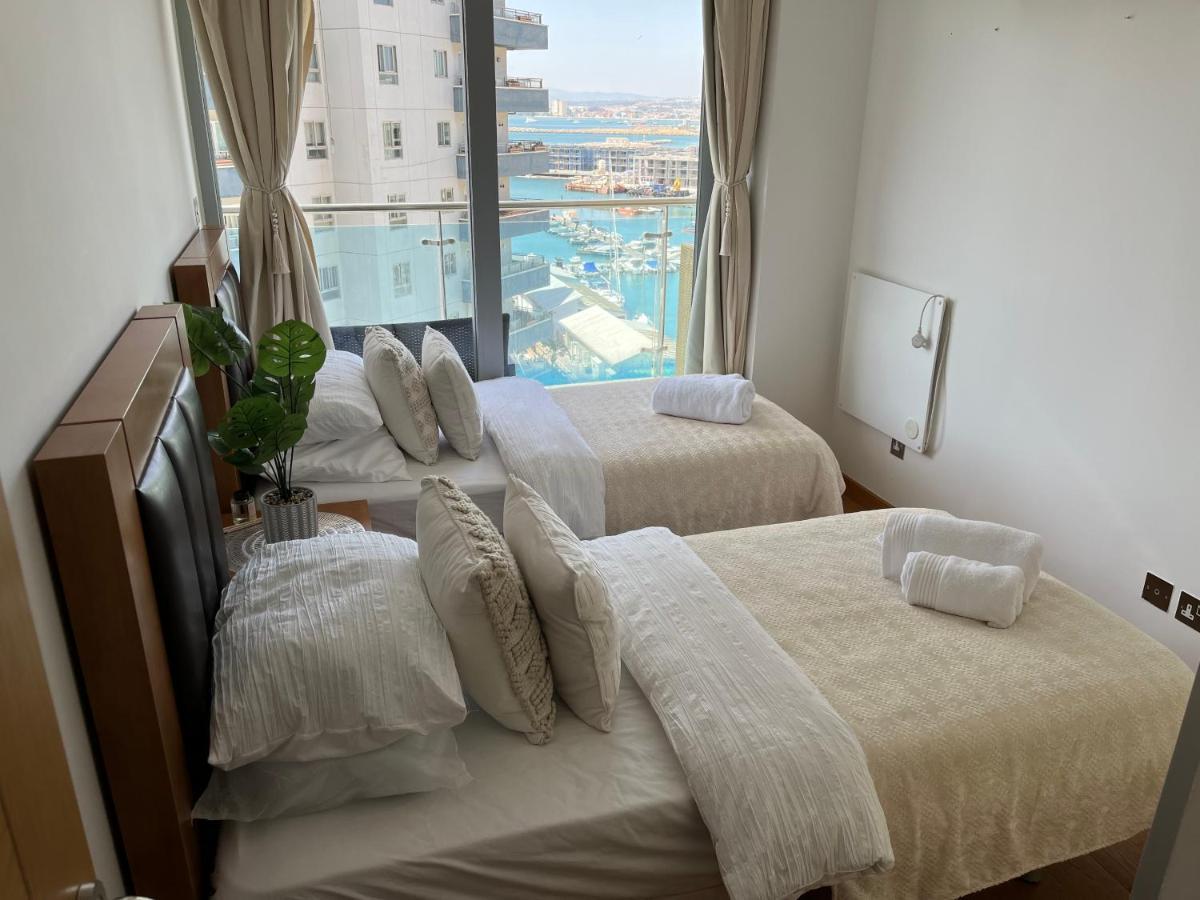 גיברלטר Ocean Village Lovely 2 Bedroom Apartment מראה חיצוני תמונה