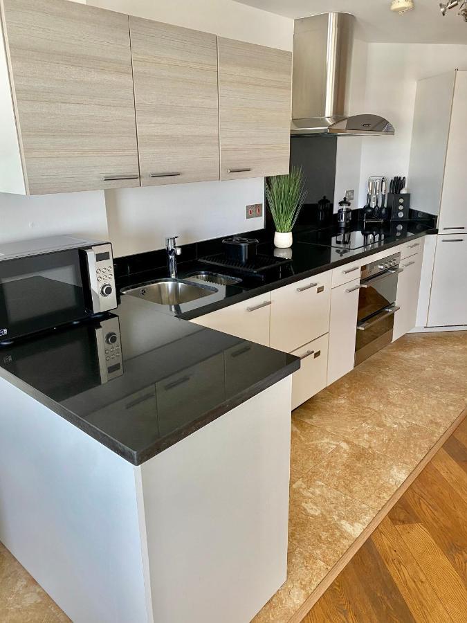 גיברלטר Ocean Village Lovely 2 Bedroom Apartment מראה חיצוני תמונה