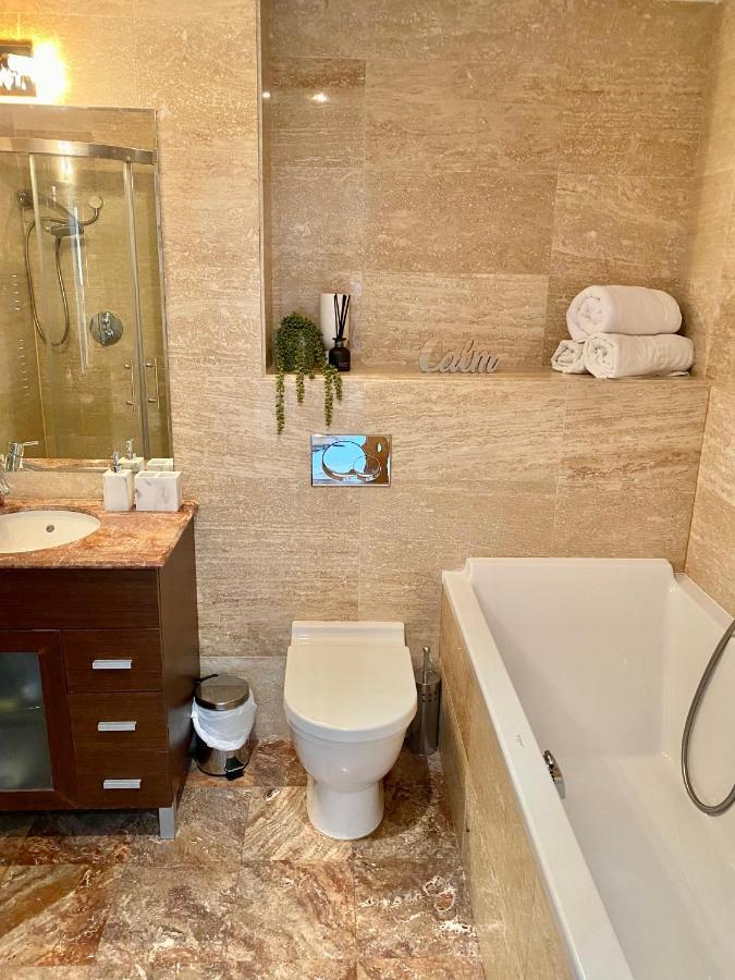 גיברלטר Ocean Village Lovely 2 Bedroom Apartment מראה חיצוני תמונה